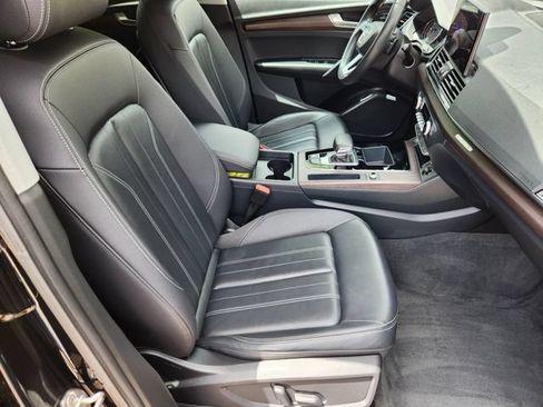 Used 2023 Audi Q5 2.0T Premium w/ Convenience Package AWD/4WD image 12
