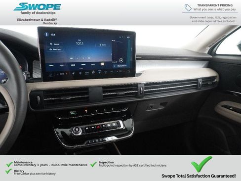 Used 2023 Lincoln Corsair AWD w/ Equipment Group 101A image 20