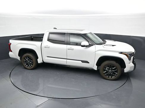 Used 2024 Toyota Tundra Platinum AWD/4WD image 29