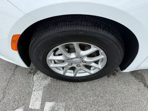 Used 2026 Chrysler Pacifica Select FWD image 15