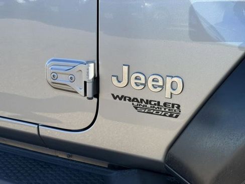 Used 2020 Jeep Wrangler Unlimited Sport S image 12