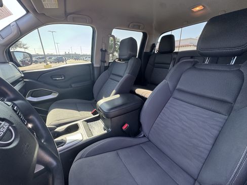 Used 2022 Nissan Frontier SV w/ Technology Package RWD image 21