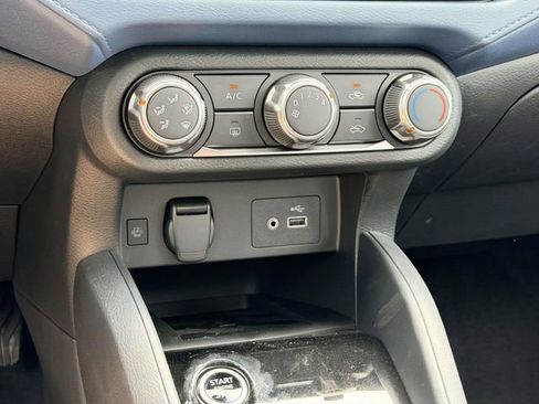 New 2025 Nissan Versa SV w/ Trunk Package FWD image 21