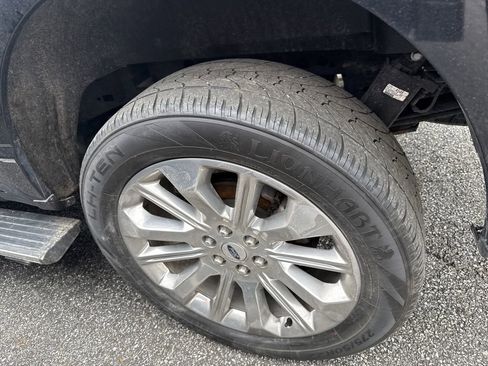 Used 2022 Ford F150 Limited image 15