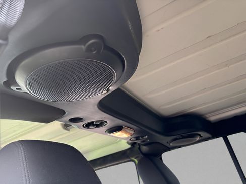 Used 2012 Jeep Wrangler Unlimited Sport image 12