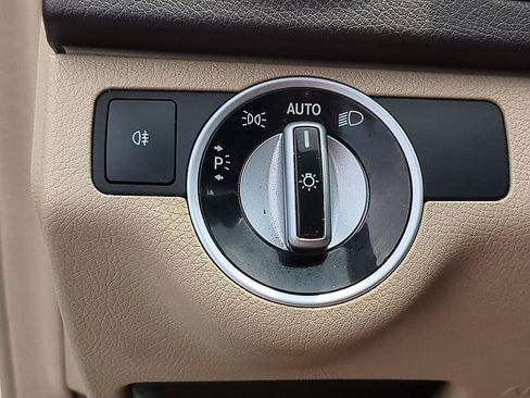 Used 2014 Mercedes-Benz C 250 Sedan image 22