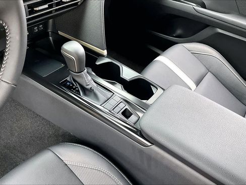 Used 2026 Toyota Camry SE w/ Convenience Package image 16