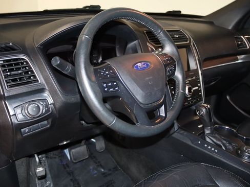 Used 2018 Ford Explorer Limited AWD/4WD image 33