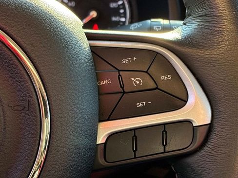 Certified 2023 Jeep Renegade Latitude w/ Premium Group AWD/4WD image 21