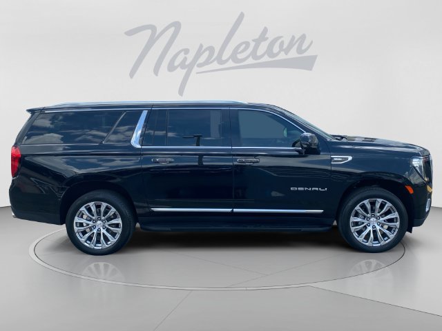 Used 2024 GMC Yukon XL Denali AWD/4WD image 9