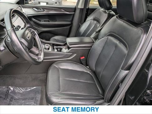 Used 2021 Jeep Grand Cherokee L Limited RWD image 20
