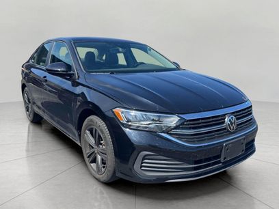Used 2024 Volkswagen Jetta SE w/ Panoramic Sunroof Package