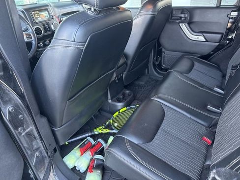 Used 2014 Jeep Wrangler Unlimited Sport image 7