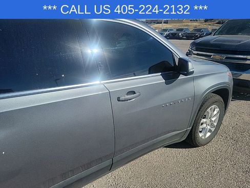 Used 2021 Chevrolet Traverse LT image 20