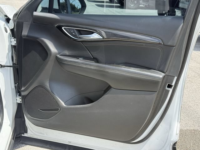 Used 2022 Buick Envision Preferred FWD image 35