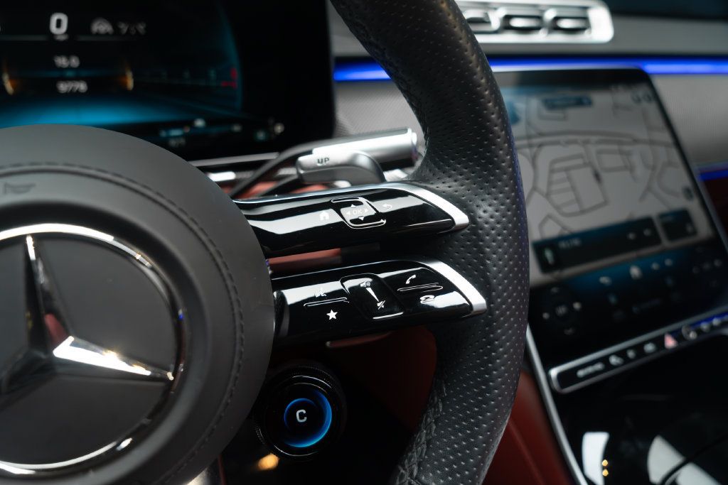 Used 2025 Mercedes-Benz S 63 AMG S image 27