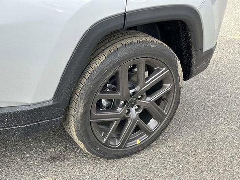 New 2026 Jeep Compass Latitude AWD/4WD image 7