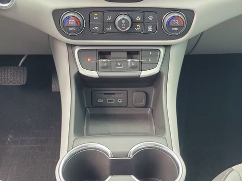 Used 2022 GMC Terrain SLT w/ LPO, Floor Liner Package FWD image 20