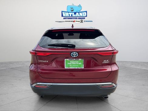 Used 2021 Toyota Venza XLE w/ Softex Package image 4