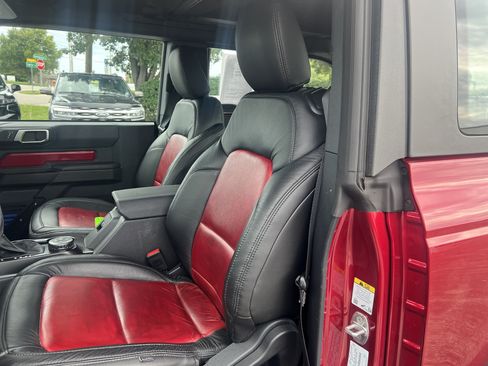 Used 2025 Ford Bronco 2-Door AWD/4WD image 9