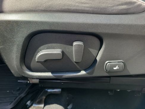 Used 2018 Subaru Forester 2.5i Premium w/ All-Weather Package image 25