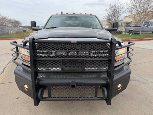 Used 2020 RAM 5500 Tradesman w/ Safety Group image 14