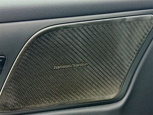 Used 2024 Volvo V60 B5 Cross Country Plus w/ Protection Package Premier image 20