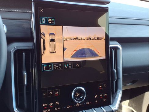Used 2026 GMC Acadia Elevation w/ Elevation Premium Package FWD image 28