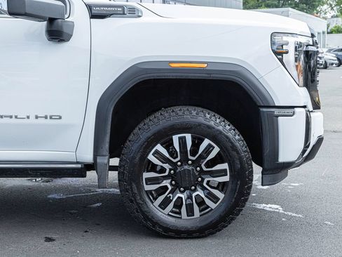 Used 2025 GMC Sierra 3500 Denali Ultimate AWD/4WD image 10