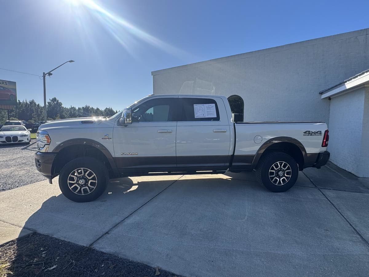 Used 2024 RAM 2500 Limited w/ Safety Group AWD/4WD image 2