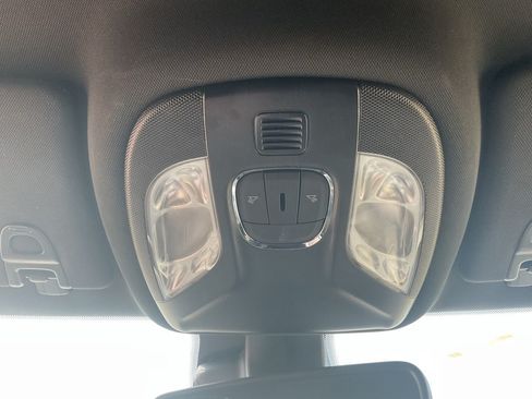 Used 2025 Jeep Compass Limited AWD/4WD image 17