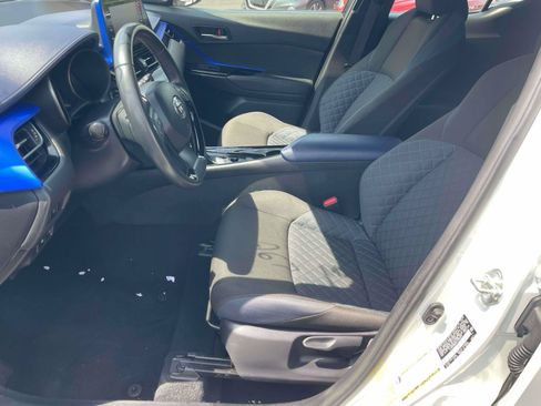 Used 2021 Toyota C-HR XLE FWD image 13