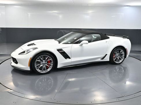 Used 2018 Chevrolet Corvette Z06 RWD image 12