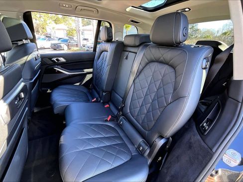 Used 2024 BMW X7 xDrive40i image 40