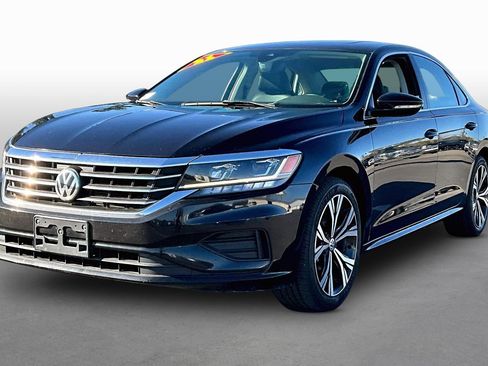 Used 2021 Volkswagen Passat 2.0T SE image 1