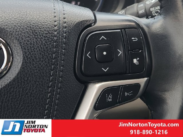 Used 2019 Toyota Highlander Limited FWD image 30
