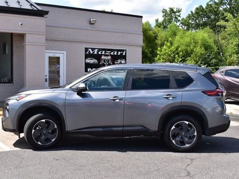 Used 2025 Nissan Rogue SV FWD image 4