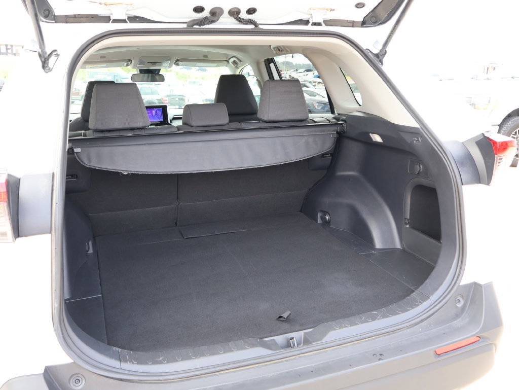 Used 2025 Toyota RAV4 XLE AWD/4WD image 14