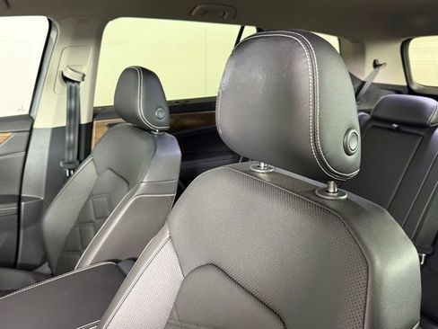 Used 2024 Volkswagen Atlas SE FWD image 17