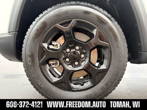 Used 2023 Jeep Compass Trailhawk w/ Trailhawk Elite Group AWD/4WD image 27