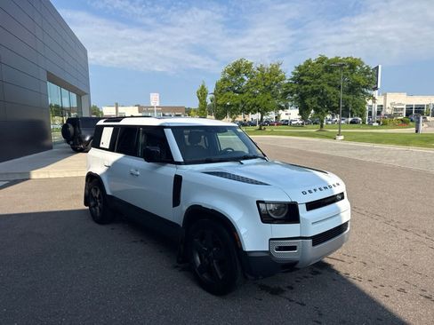 Used 2023 Land Rover Defender 110 SE AWD/4WD image 7