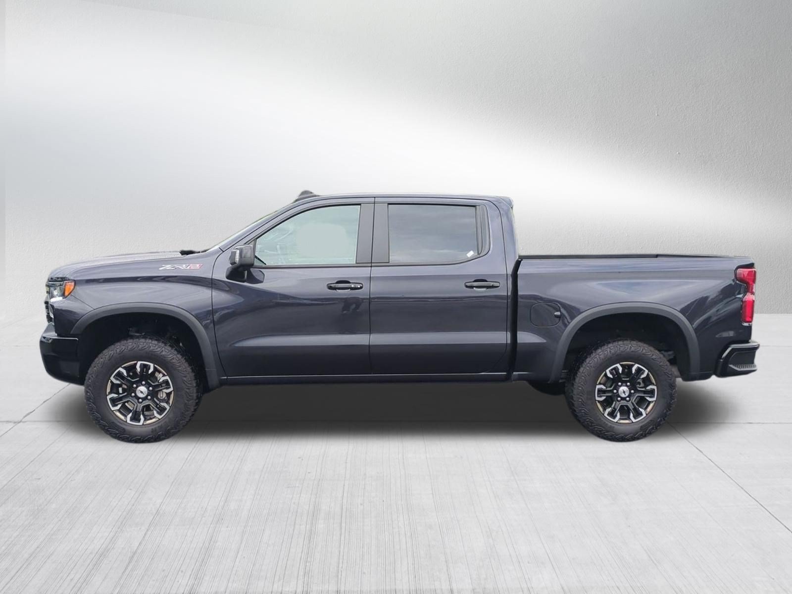 Used 2022 Chevrolet Silverado 1500 ZR2 w/ Technology Package AWD/4WD image 2