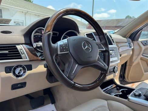 Used 2013 Mercedes-Benz GL 450 4MATIC image 26