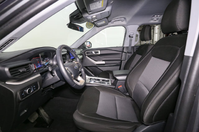 Used 2024 Ford Explorer XLT AWD/4WD image 38