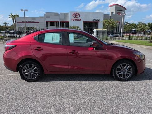Used 2019 Toyota Yaris LE FWD image 3