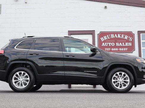 Used 2019 Jeep Cherokee Latitude w/ Popular Appearance Group AWD/4WD image 7