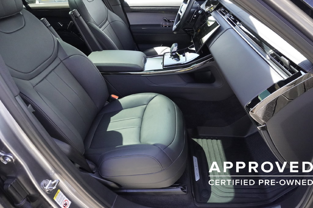 Used 2025 Land Rover Range Rover Sport SE AWD/4WD image 23
