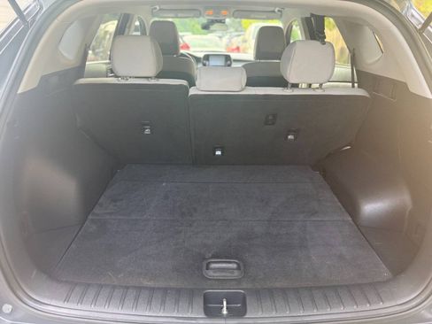 Used 2019 Hyundai Tucson SE AWD/4WD image 16