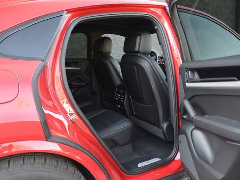 Used 2026 Porsche Cayenne S image 36