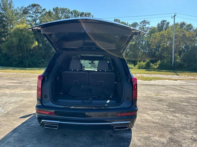 Used 2023 Cadillac XT6 Premium Luxury w/ Technology Package FWD image 19